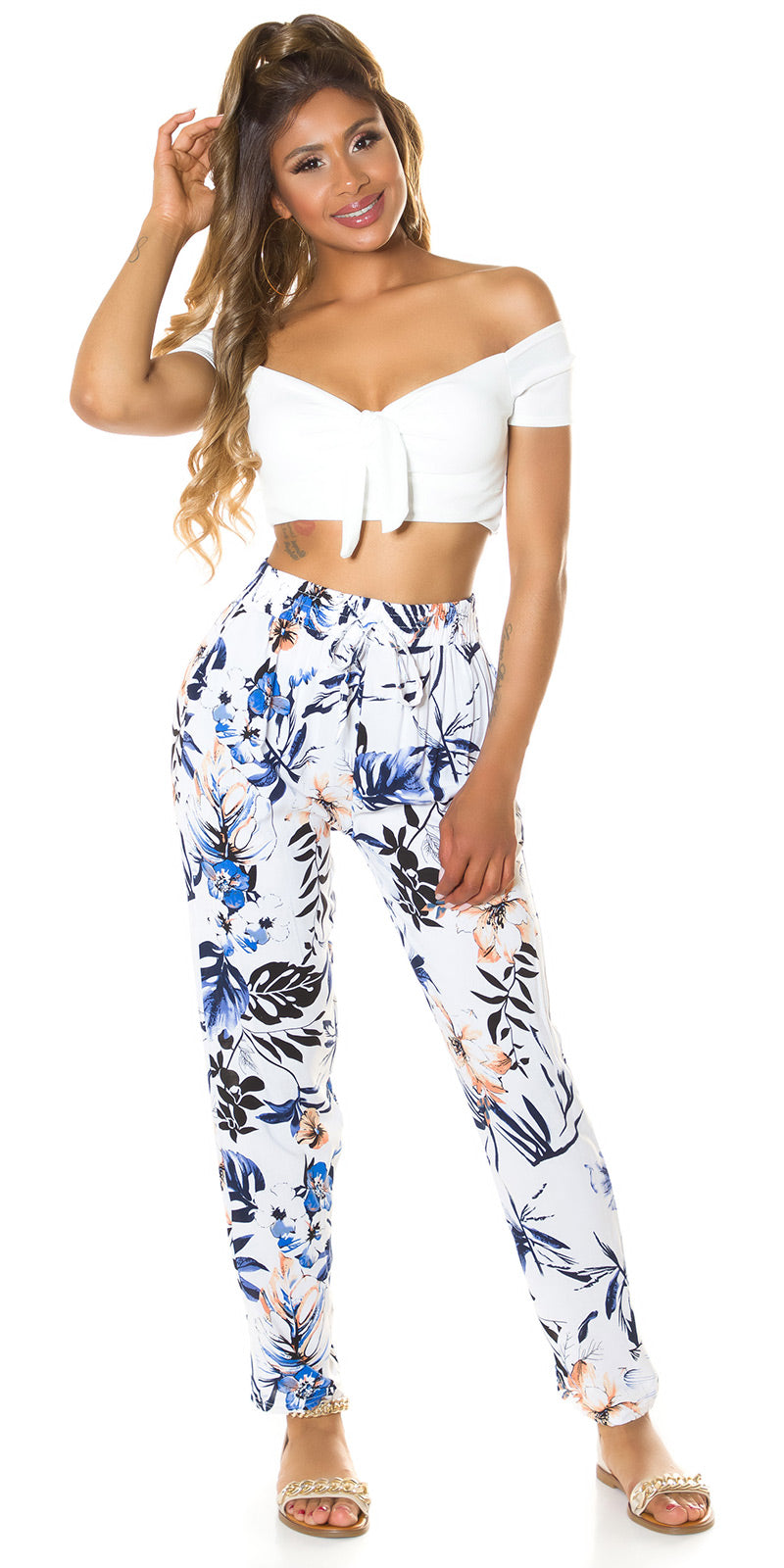 Summer pants with flowers