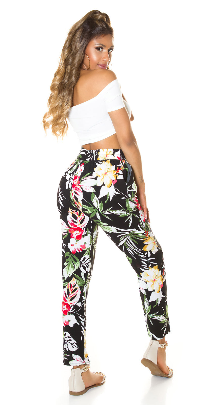 Summer pants with flowers